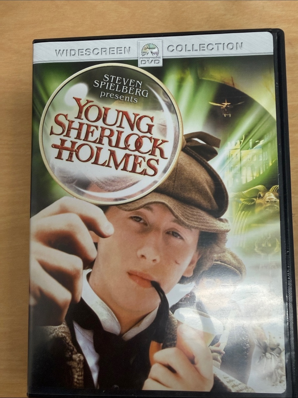 Young Sherlock Holmes DVD - Steven Spielberg Presentation (Green, Brown)
